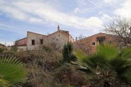 EINZIGARTIGES GEBÄUDE IM ZENTRUM DER INSEL MENORCA