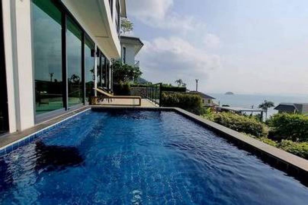 Luxurious ready to move villa with panoramic sea view in Phuket only 20 million baht!