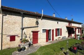 €236800 - Charming 5 Bedroom Stone House with Modern Comforts and Rustic Elegance
