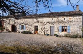 €265950 - Traditional Detached Stone Farmhouse With A Pool