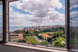 3-beds apartment with fantastic river and city views, in Penha de França, Lisbon