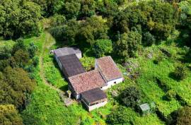 2 Bedroom Farm with Panoramic and Stunning Views of the mountains in Monchique