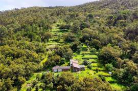 2 Bedroom Farm with Panoramic and Stunning Views of the mountains in Monchique
