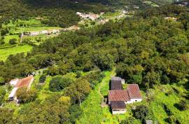 2 Bedroom Farm with Panoramic and Stunning Views of the mountains in Monchique