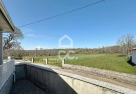 Detached house, with four bedrooms, with land in the municipality of Montalegre
