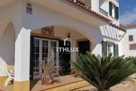 House 4 Bedrooms - Santo Isidro de Pegões