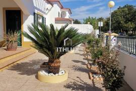 House 4 Bedrooms - Santo Isidro de Pegões