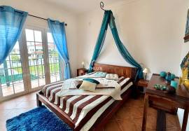 House 4 Bedrooms - Santo Isidro de Pegões