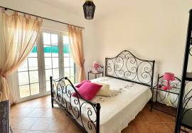 House 4 Bedrooms - Santo Isidro de Pegões