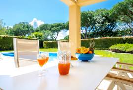 4+2 bedroom villa for sale in Vila Sol with GOLF view