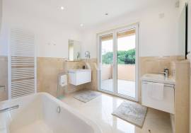 4+2 bedroom villa for sale in Vila Sol with GOLF view