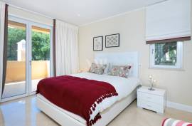 4+2 bedroom villa for sale in Vila Sol with GOLF view