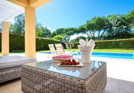 4+2 bedroom villa for sale in Vila Sol with GOLF view