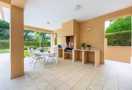 4+2 bedroom villa for sale in Vila Sol with GOLF view