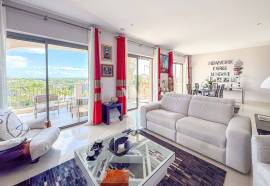 3 bedrooms TOP FLOOR APARTMENT with SEA and GOLF views