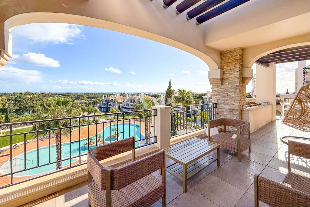 3 bedrooms TOP FLOOR APARTMENT with SEA and GOLF views