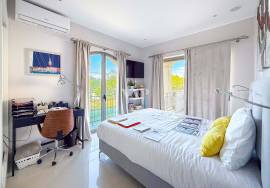 3 bedrooms TOP FLOOR APARTMENT with SEA and GOLF views
