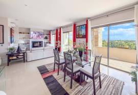 3 bedrooms TOP FLOOR APARTMENT with SEA and GOLF views