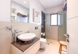 3 bedrooms TOP FLOOR APARTMENT with SEA and GOLF views