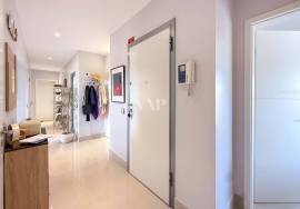 3 bedrooms TOP FLOOR APARTMENT with SEA and GOLF views