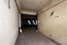Building with project for renovation in Faro