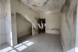 Building with project for renovation in Faro