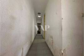 Building with project for renovation in Faro