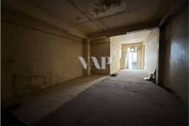 Building with project for renovation in Faro