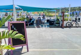 TRESPASSE - 2-storey shop in Albufeira Marina