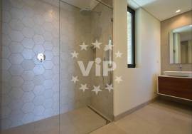 3 BEDROOM LUXURY VILLA - PRIVATE SWIMMING POOL - GARDEN