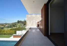 3 BEDROOM LUXURY VILLA - PRIVATE SWIMMING POOL - GARDEN
