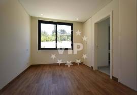 3 BEDROOM LUXURY VILLA - PRIVATE SWIMMING POOL - GARDEN