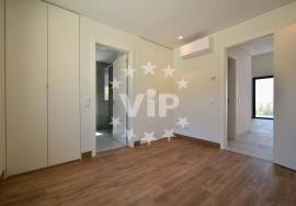 3 BEDROOM LUXURY VILLA - PRIVATE SWIMMING POOL - GARDEN