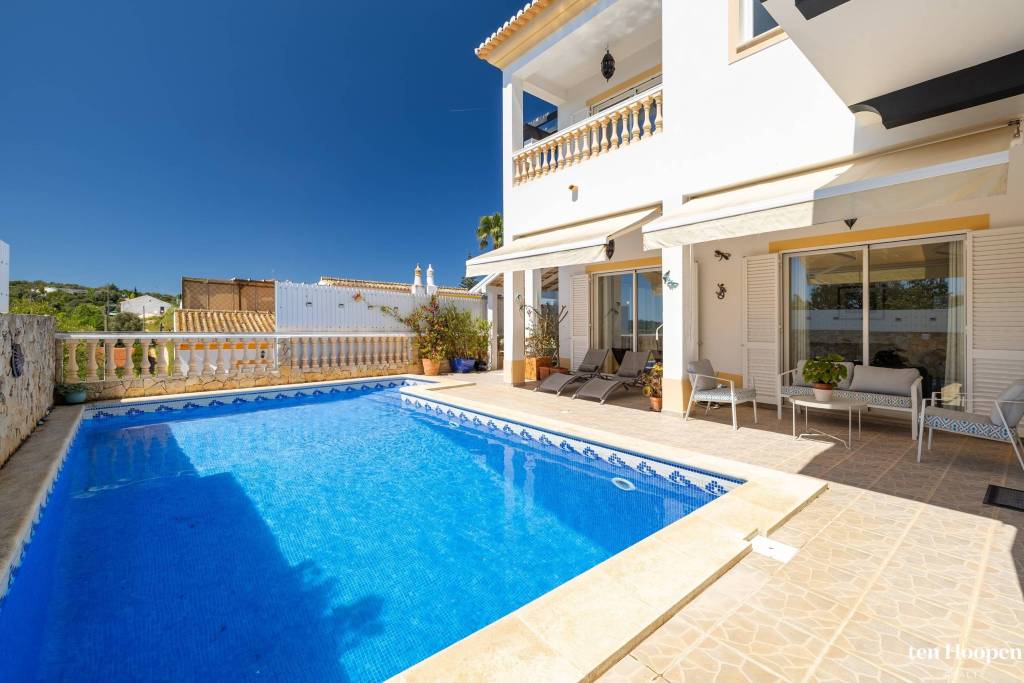 Spacious 4-Bedroom Family Home with Pool