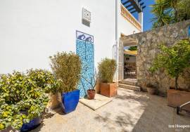 Spacious 4-Bedroom Family Home with Pool