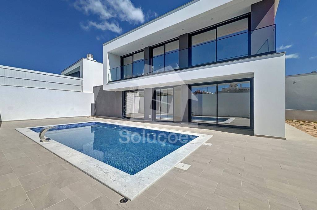 New 4 Bedroom Villa with Pool, Barbecue and Box Garage in Belavista, Parchal - Lagoa