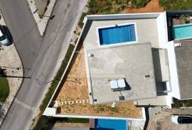 New 4 Bedroom Villa with Pool, Barbecue and Box Garage in Belavista, Parchal - Lagoa