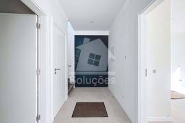 New 4 Bedroom Villa with Pool, Barbecue and Box Garage in Belavista, Parchal - Lagoa