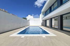 New 4 Bedroom Villa with Pool, Barbecue and Box Garage in Belavista, Parchal - Lagoa