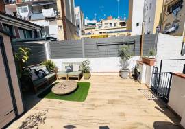 Design house. August rent only