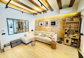 Design house. August rent only