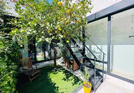 Design house. August rent only