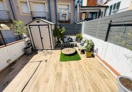 Design house. August rent only