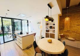 Design house. August rent only