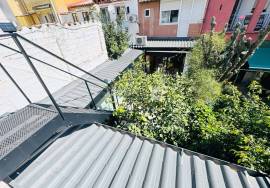 Design house. August rent only