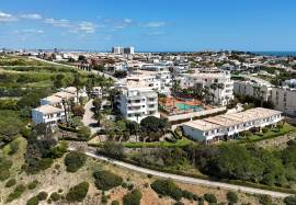 3 Bedroom Apartment with Pool & Gym next to Porto de Mós Beach | Lagos, Algarve