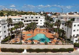3 Bedroom Apartment with Pool & Gym next to Porto de Mós Beach | Lagos, Algarve