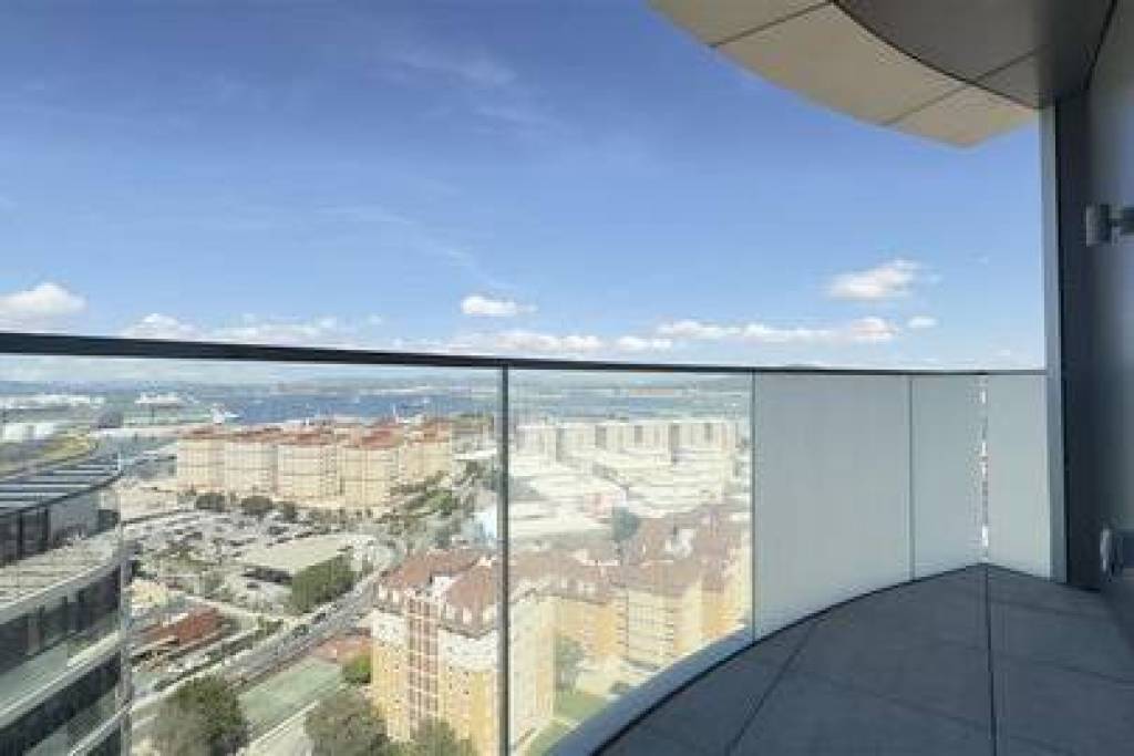 Stunning Studio apartment in EuroCity, Gibraltar