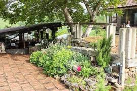 ¡Propiedad extraordinaria! Casa de 2 dormitorios con gran jardín no muy lejos del mar.