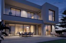 High-Yield House in Fully Serviced Complex